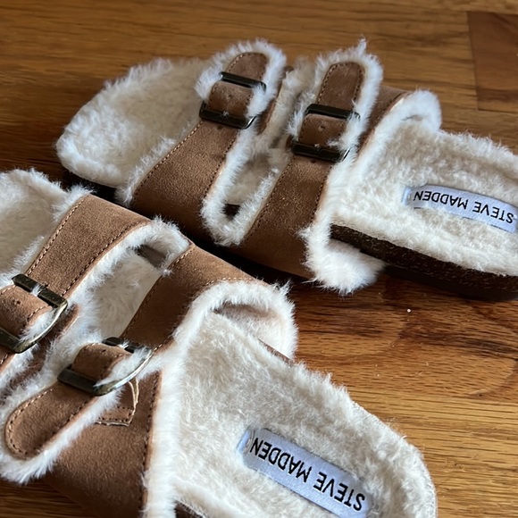 Steve Madden Faux Sherpa Sandal - Picture 8 of 8
